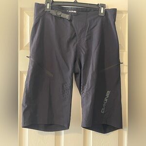 $90 New Dakine Mens Vectra Black Bike Shorts Size M